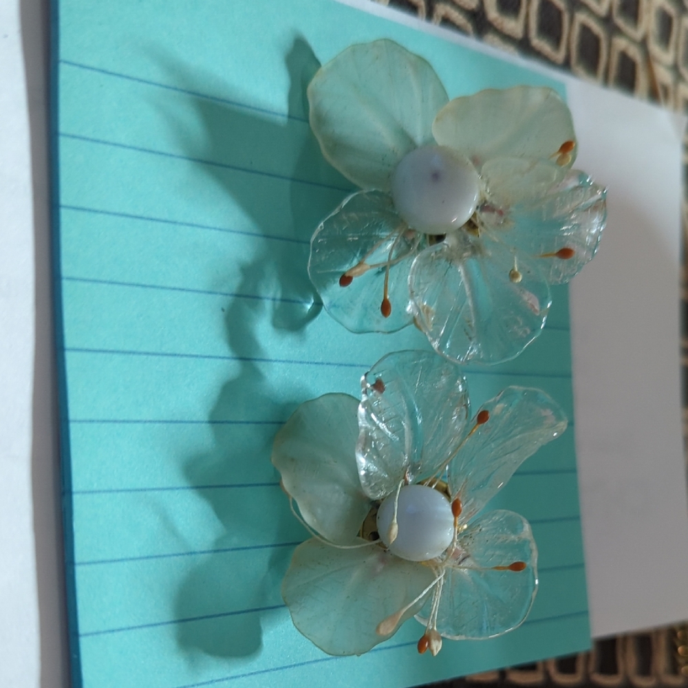 Delicate Floral Earrings with White and Gold Accents